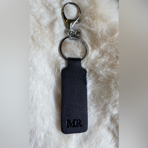 Black FAUX LEATHER KEYCHAIN SILVERTONE HARDWARE CUSTOM EMBOSSED 2 initials - Picture 3 of 3